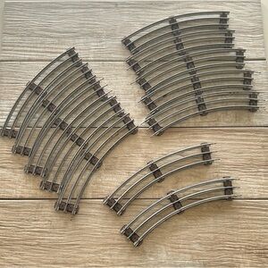 Lionel O27 Gauge Tubular 3-Rail Curved Train Track (Lot of 12/9ft)